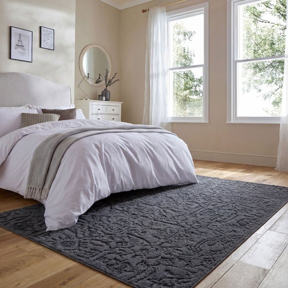 Tyra Traditional Rug