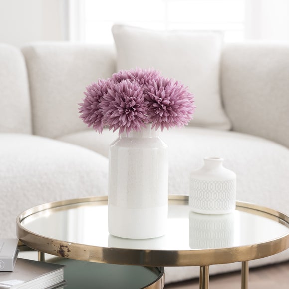 Photo of artificial spiky chrysanthemum stems