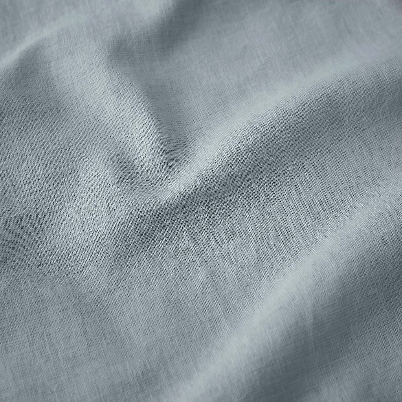 Carousel zoom image position 2 of 3