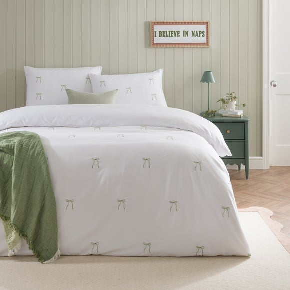 Green Bows Embroidery Quilt Cover and Pillowcase Set