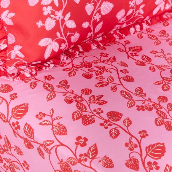 View Set Of 2 Strawberry Patch Fitted Sheets View Set Of 2 Strawberry Patch Fitted Sheets