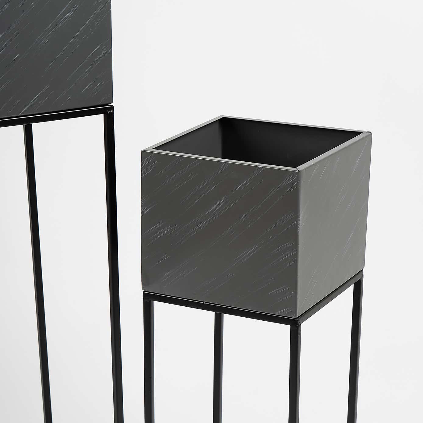 Carousel zoom image position 2 of 2