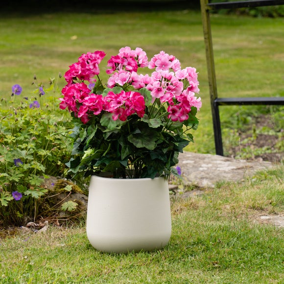 Artificial Geranium Plant Pot