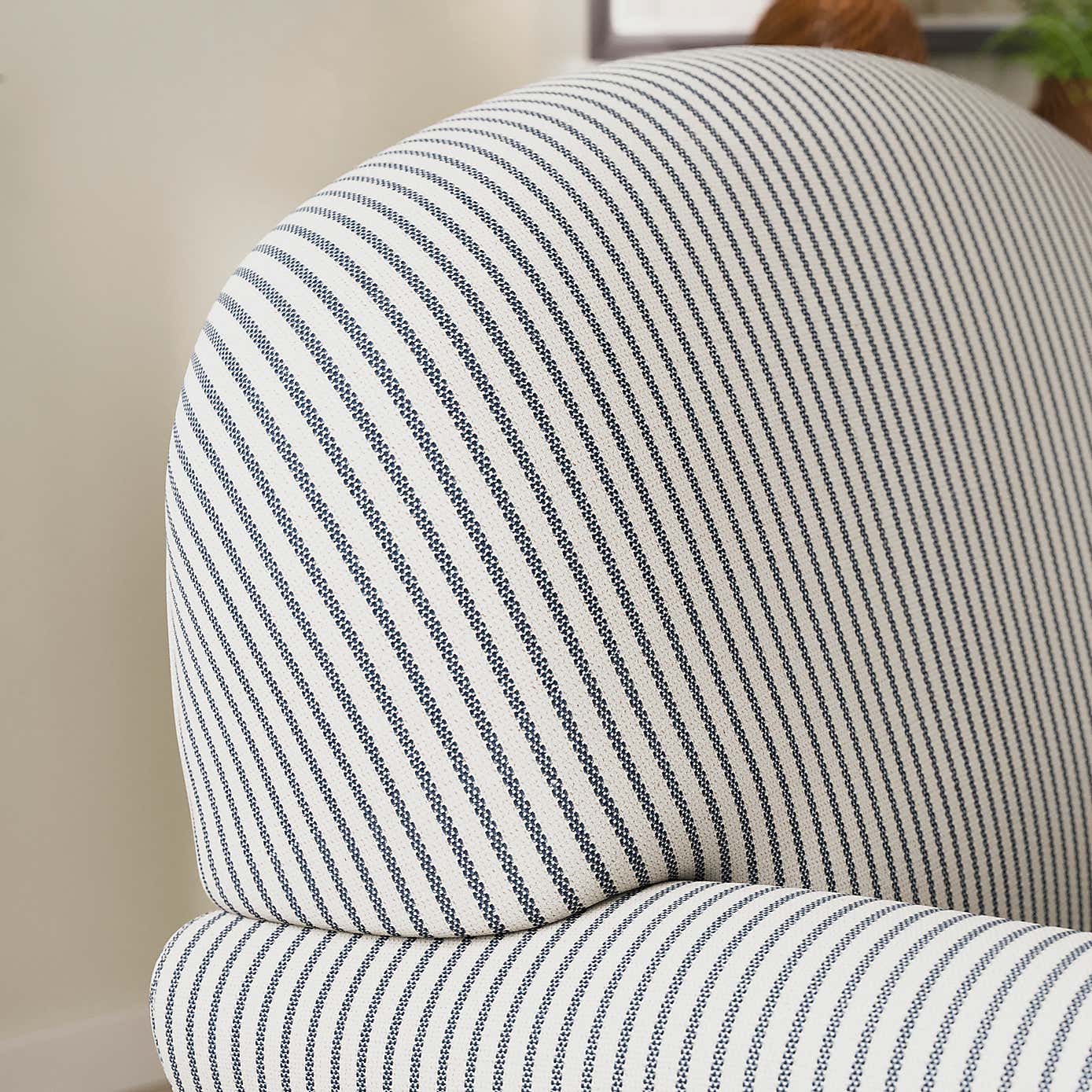 Carousel zoom image position 3 of 9