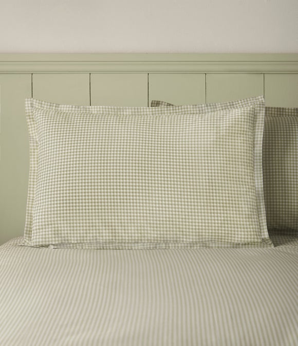 View Sydney Gingham Polycotton Oxford Pillowcase View Sydney Gingham Polycotton Oxford Pillowcase