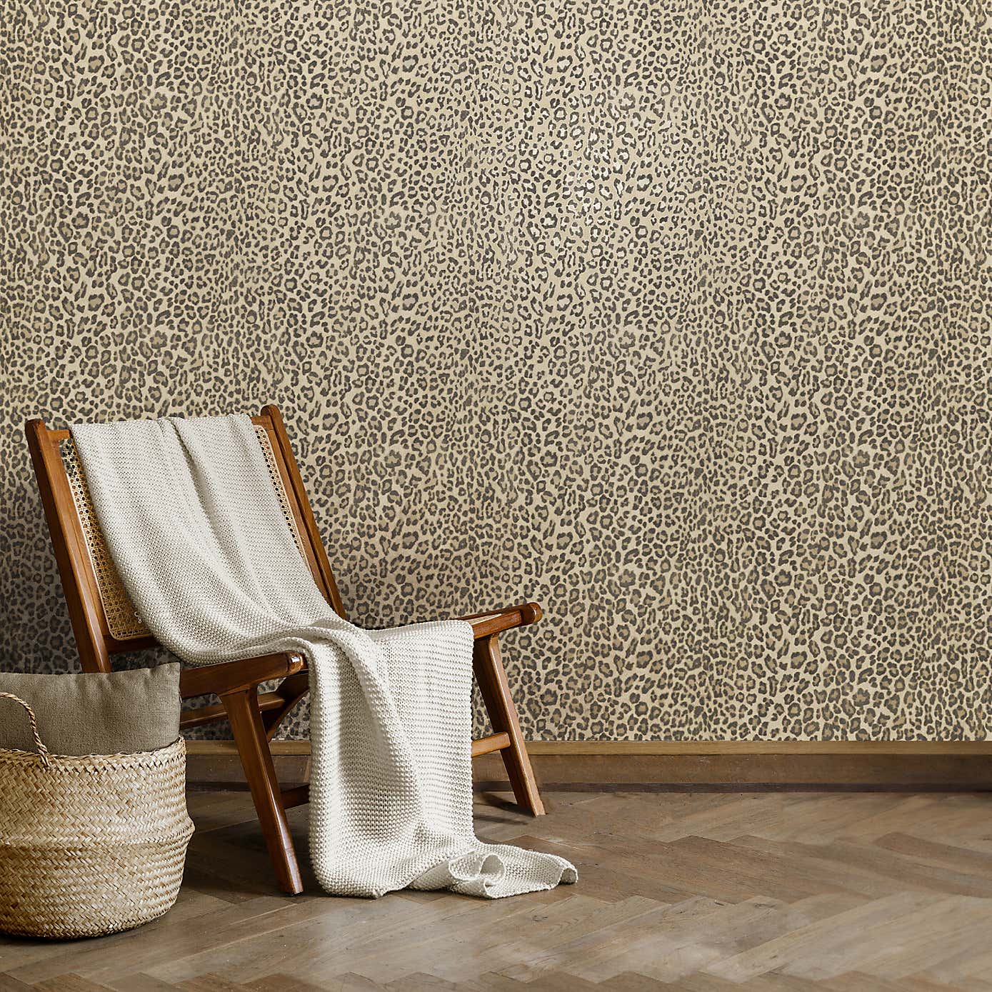 Carousel zoom image position 6 of 7