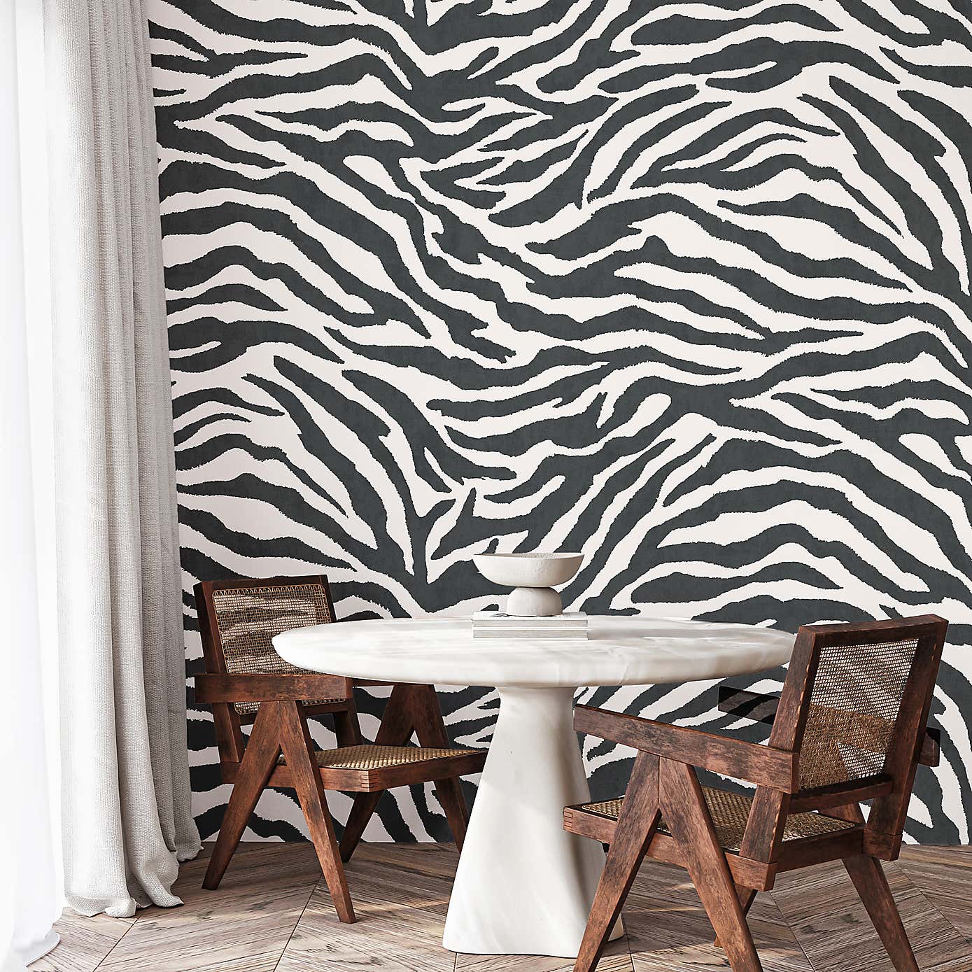 Carousel zoom image position 3 of 4