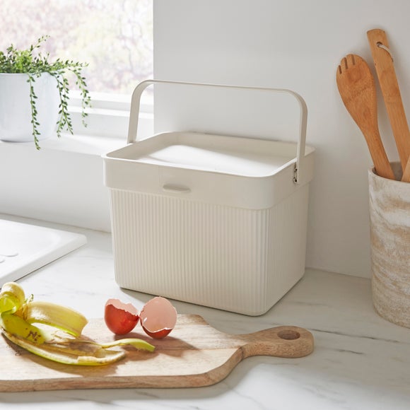 Ribbed Compost Caddy