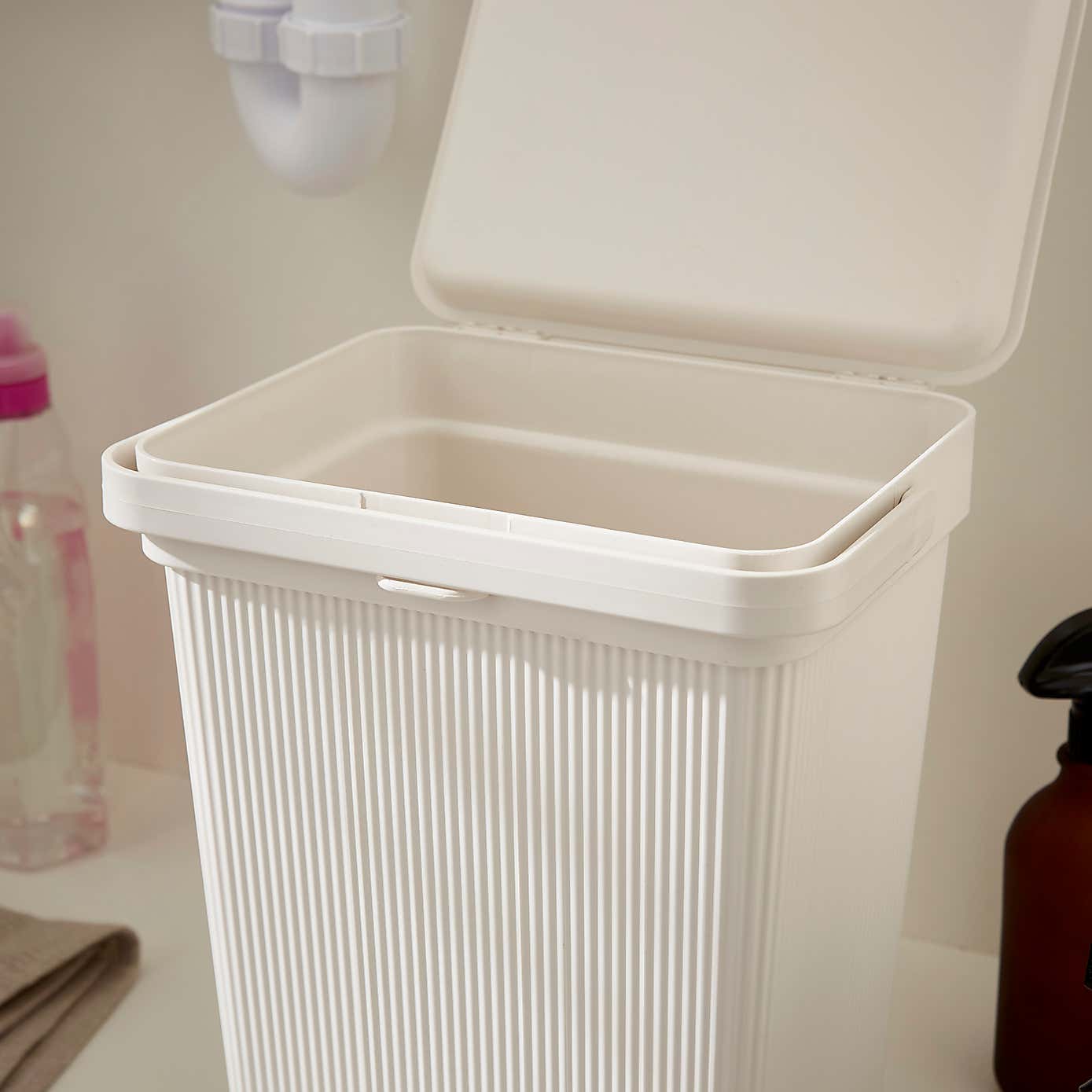 Carousel zoom image position 2 of 3
