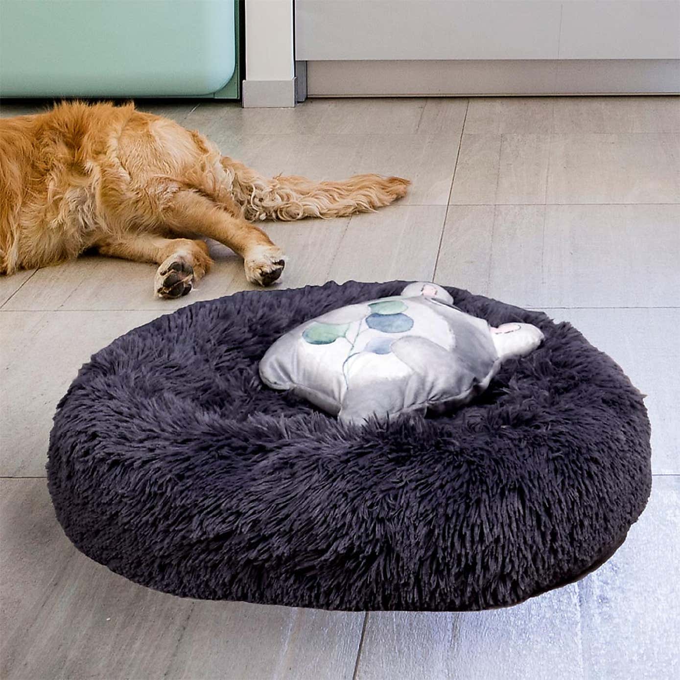 Carousel zoom image position 2 of 3