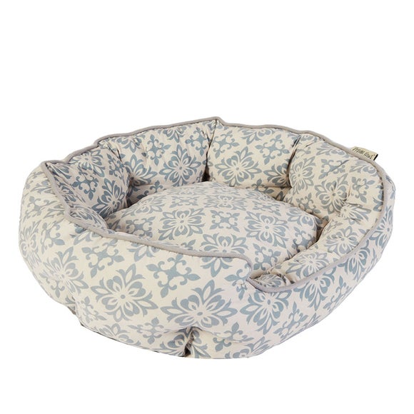 View Dream Paws Soft Scalloped Pet Bed View Dream Paws Soft Scalloped Pet Bed