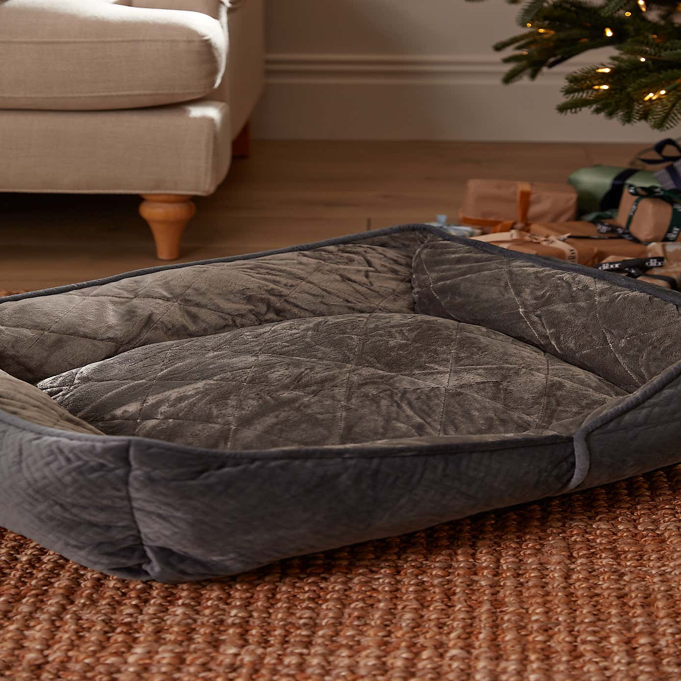 Carousel zoom image position 2 of 3