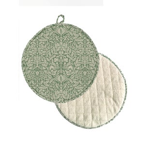 William Morris Acorn Cooker Pad