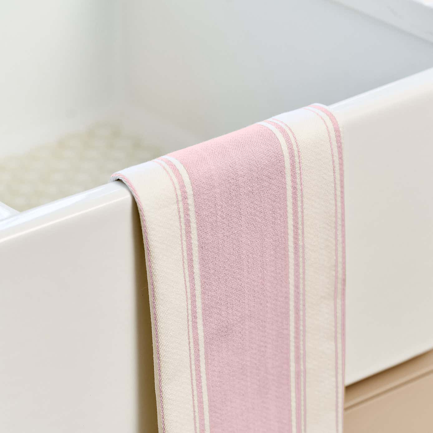 Carousel zoom image position 3 of 4