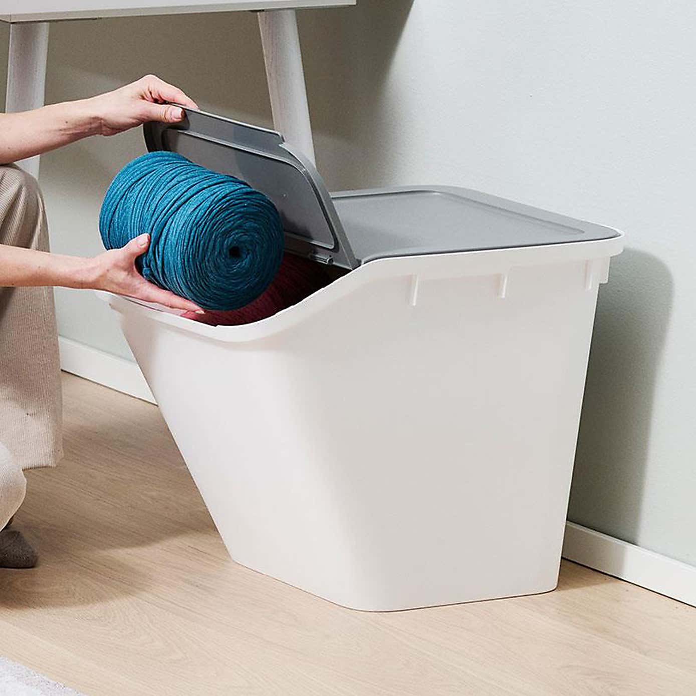 Carousel zoom image position 1 of 7