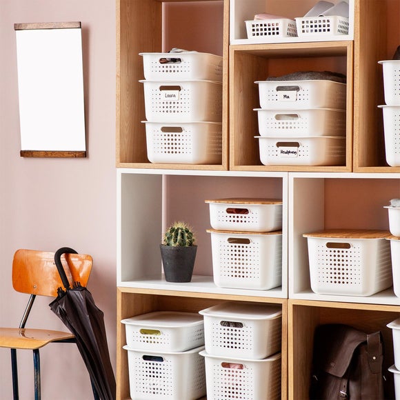 Carousel navigation image position 2 of 7