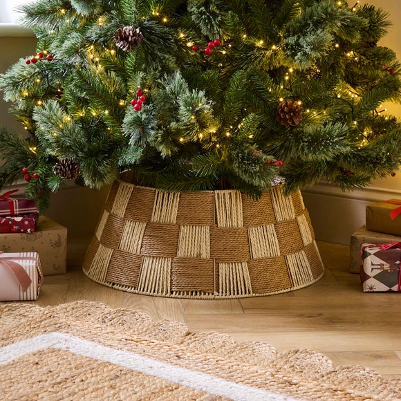 Checkerboard Woven Tree Skirt