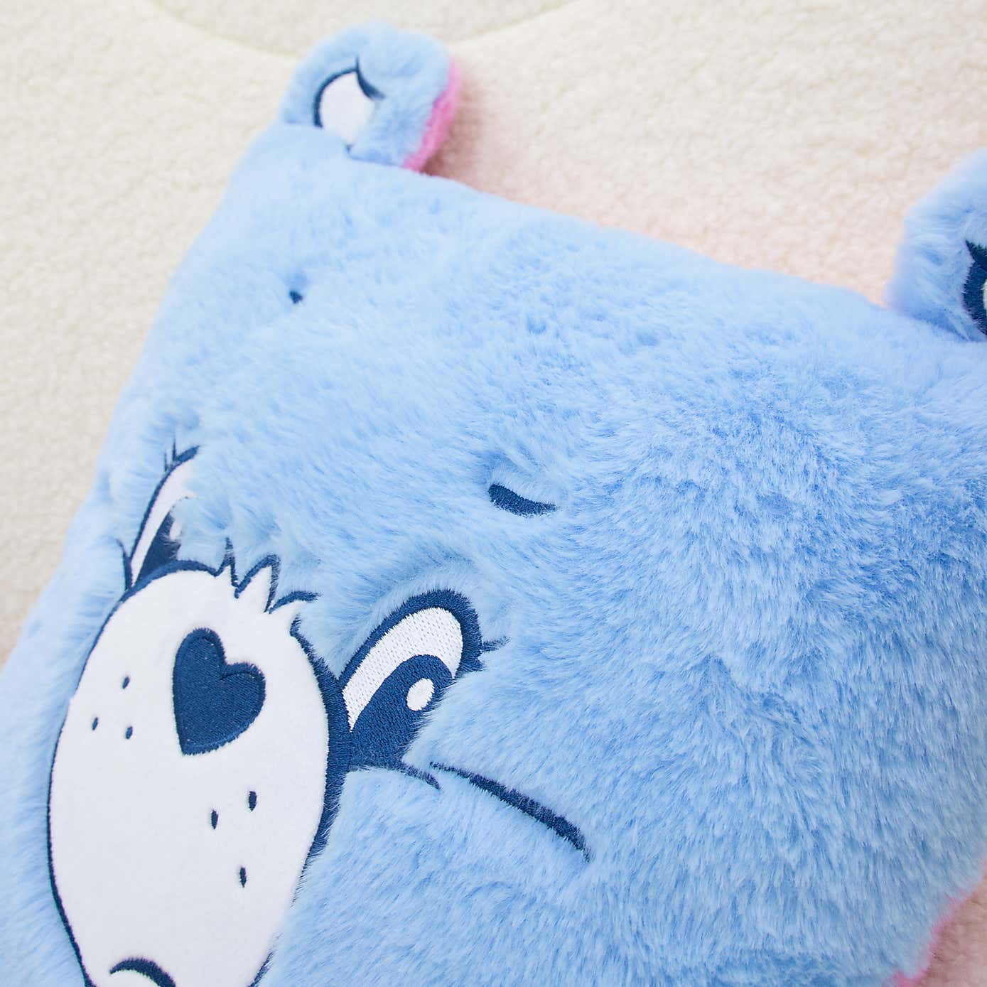 Carousel zoom image position 6 of 10