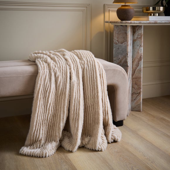 Ribbed Faux Fur Throw 130cm x 180cm