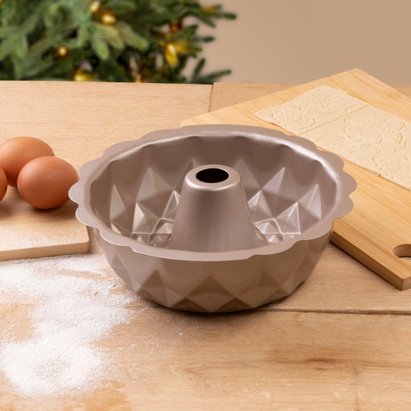 Decorative Ring Cake Tin
