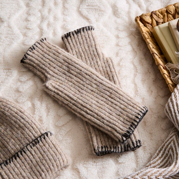 Ladies Hand Warmers with Blanket Stitch