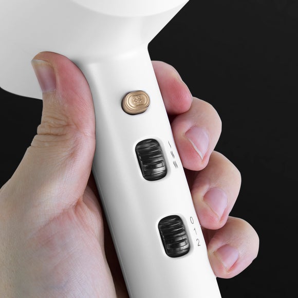 Carousel navigation image position 2 of 3