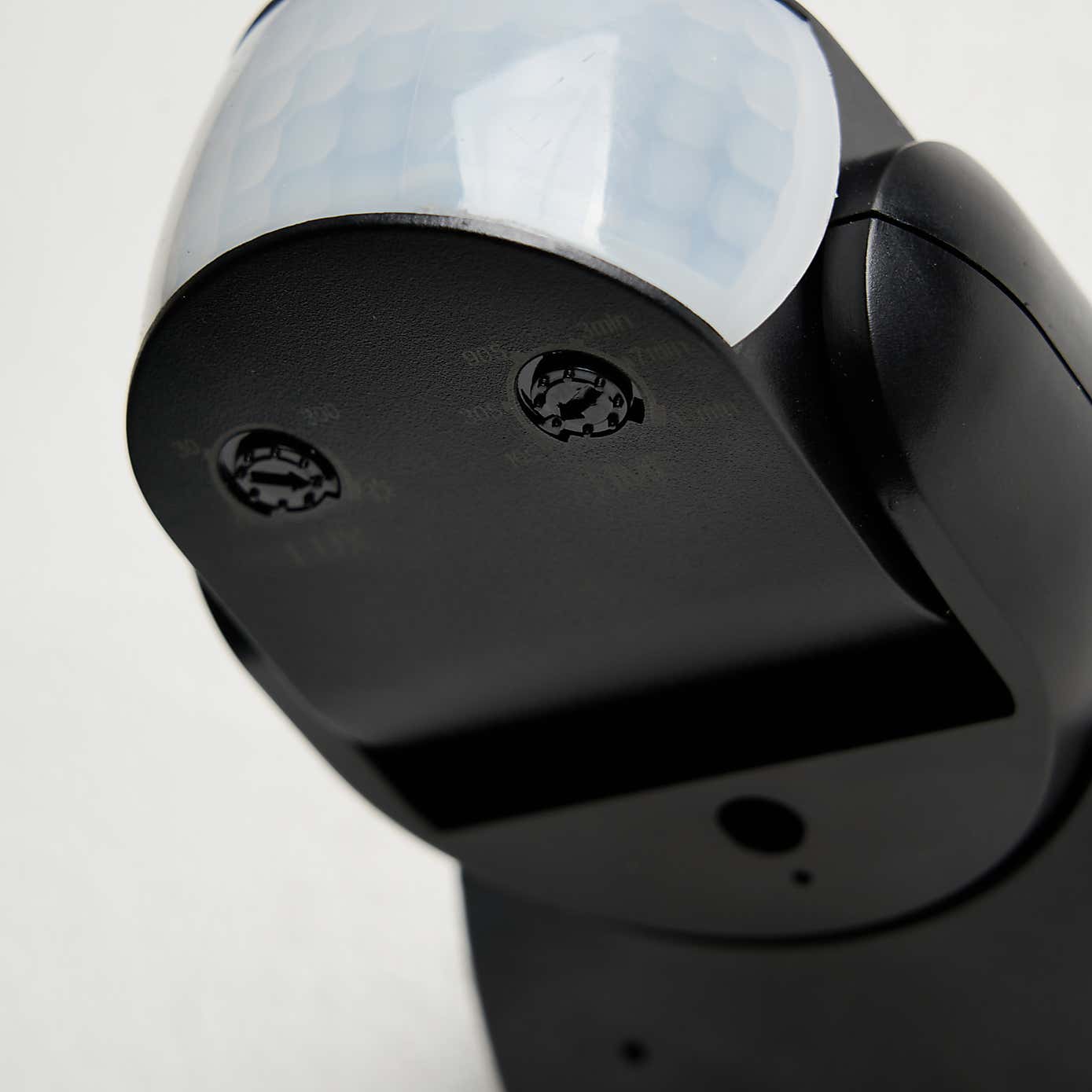 Carousel zoom image position 2 of 4