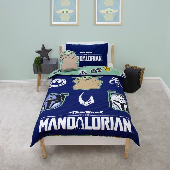 Mandalorian Friend Reversible Duvet Cover & Pillowcase Set