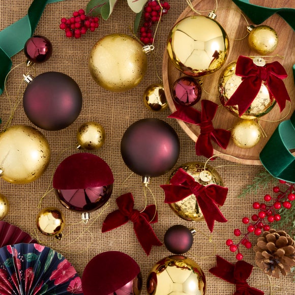Pack of 30 Mixed Size Shatterproof Baubles