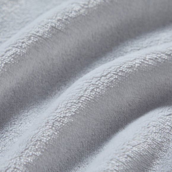 Photo 2 of Tassel Throw Blanket 130cm X 170cm Photo 2 of Tassel Throw Blanket 130cm X 170cm