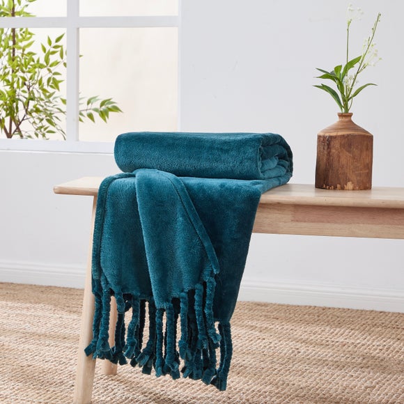 Tassel Throw 130cm x 170cm