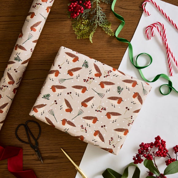 12m Traditional Robin Wrapping Paper