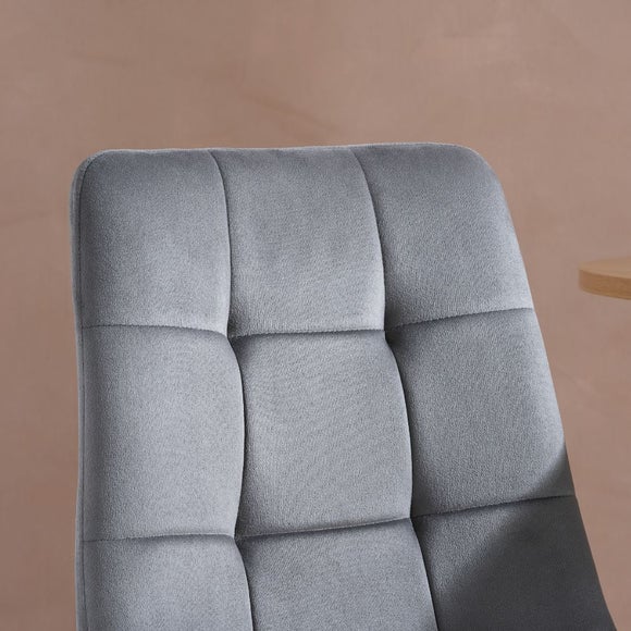 Carousel navigation image position 5 of 9