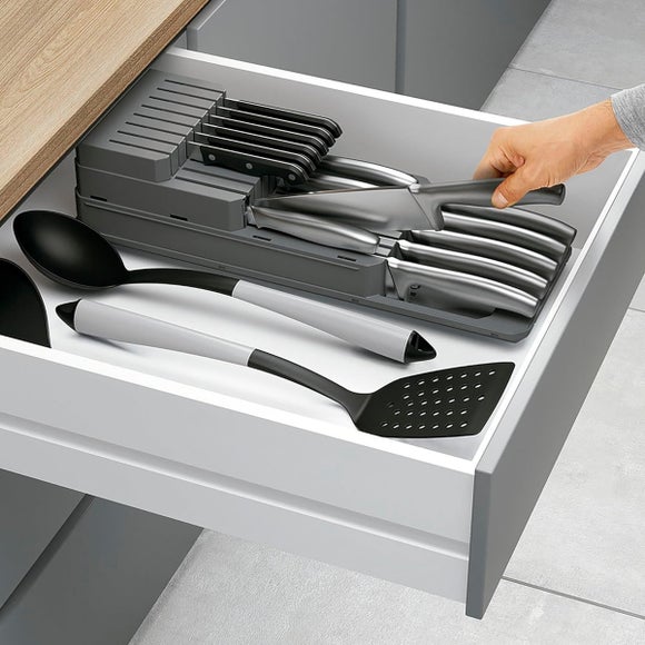 Carousel navigation image position 3 of 4