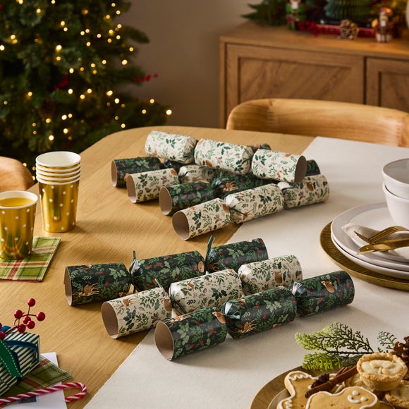 Pack of 8 Woodland Animals Premium Christmas Crackers