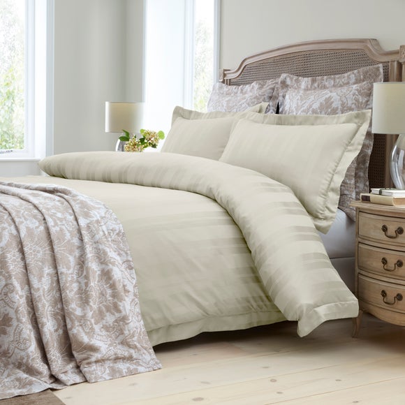 Photo 2 of Dorma Wentworth Bedspread