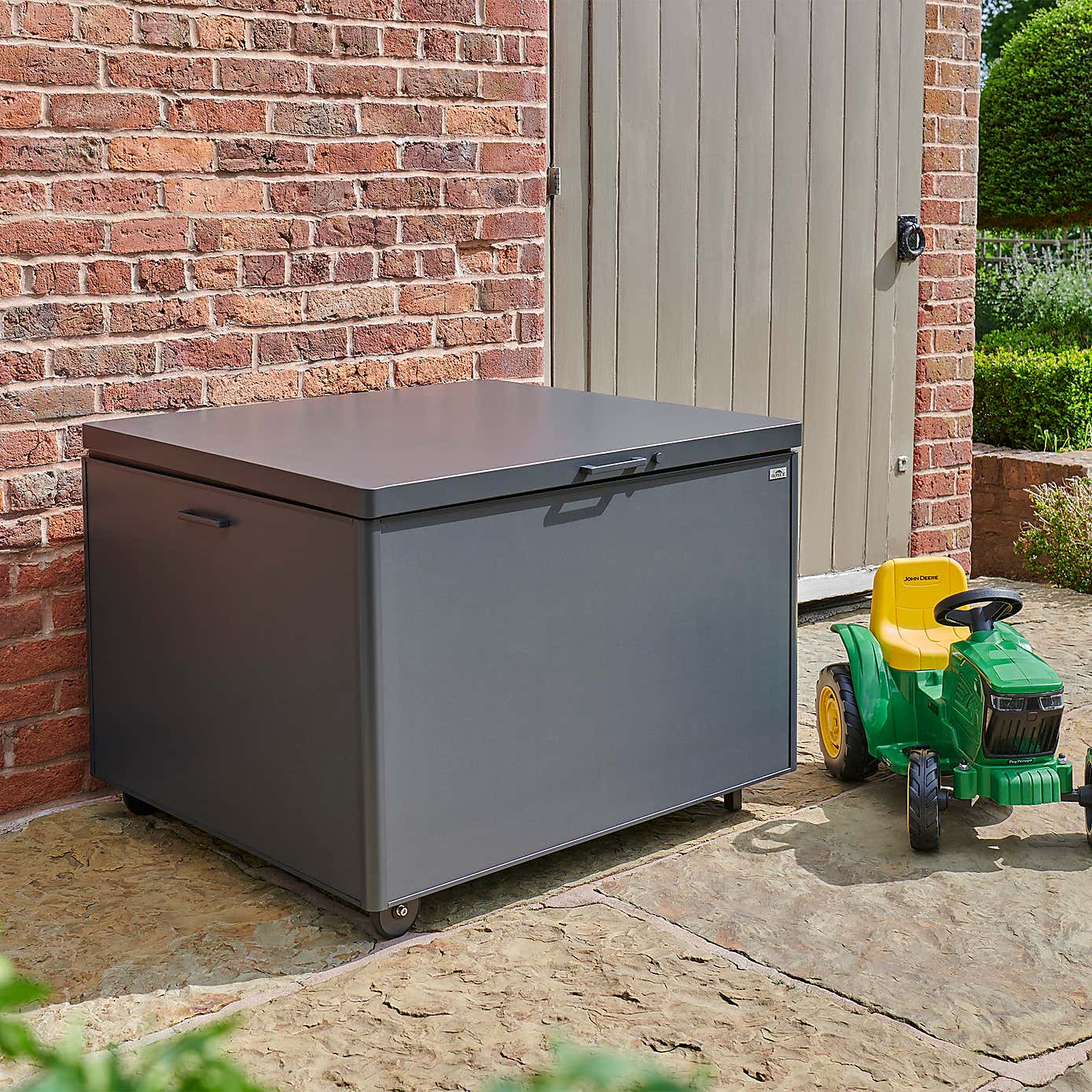 Carousel zoom image position 2 of 7