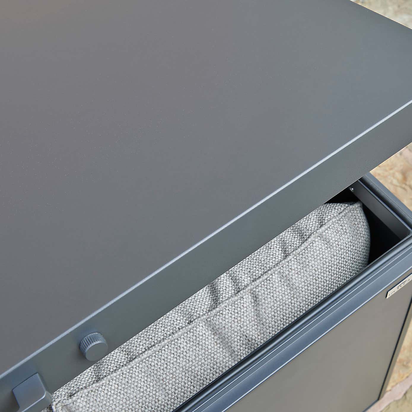 Carousel zoom image position 6 of 7