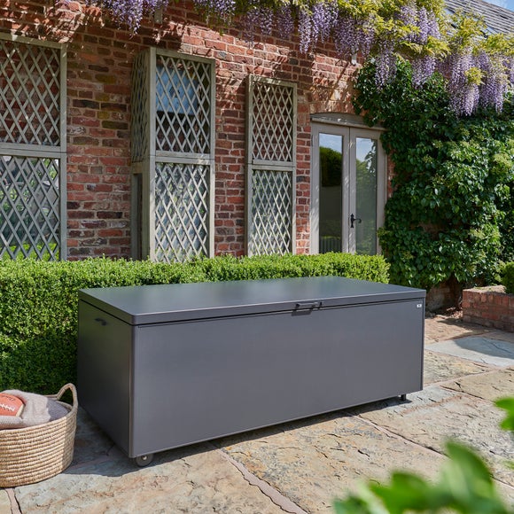 Carousel navigation image position 3 of 6