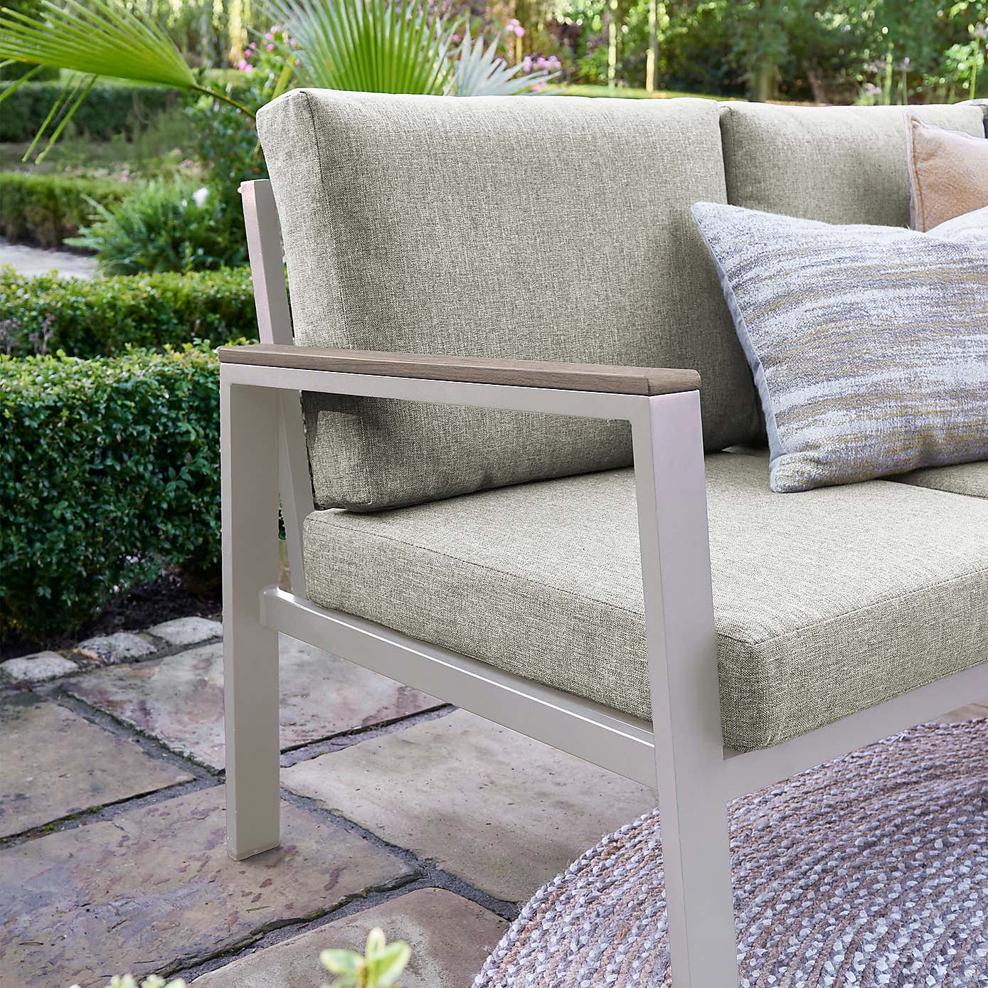 Carousel zoom image position 4 of 4