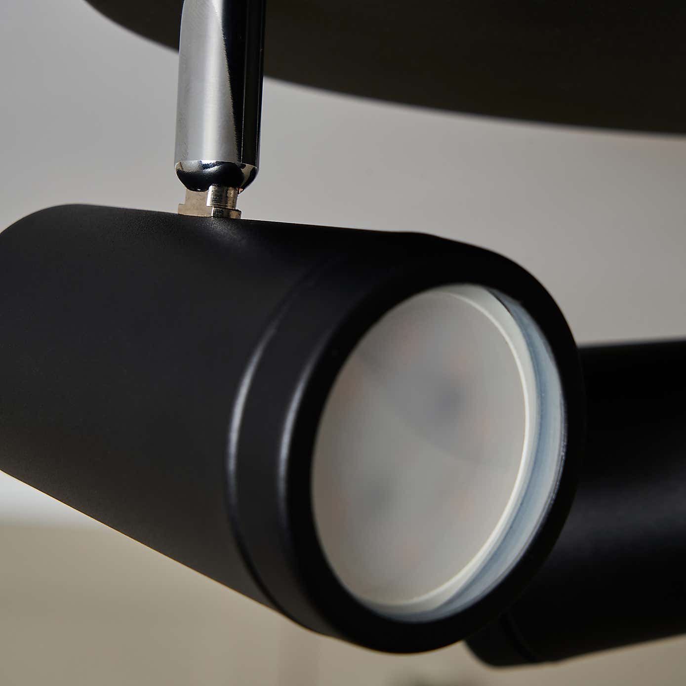 Carousel zoom image position 2 of 3