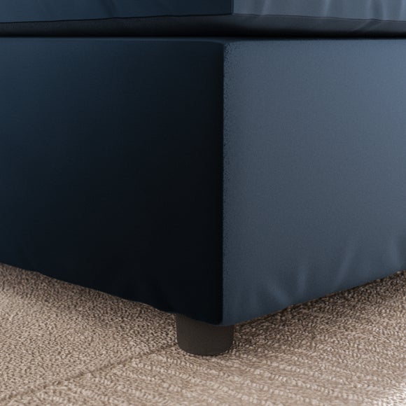 Carousel navigation image position 3 of 7