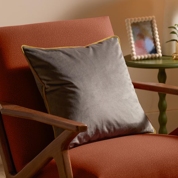 Furn. Square Cushion Cover
