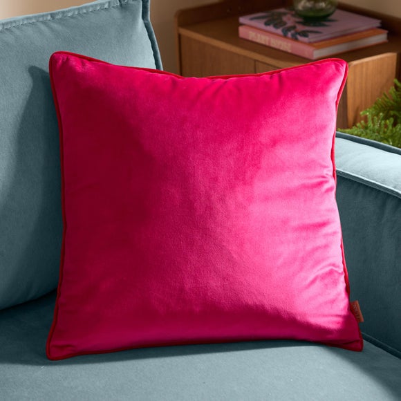 Furn. Square Cushion