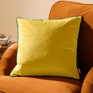 Furn. Square Cushion