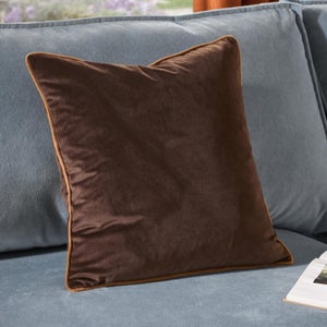 Furn. Square Cushion