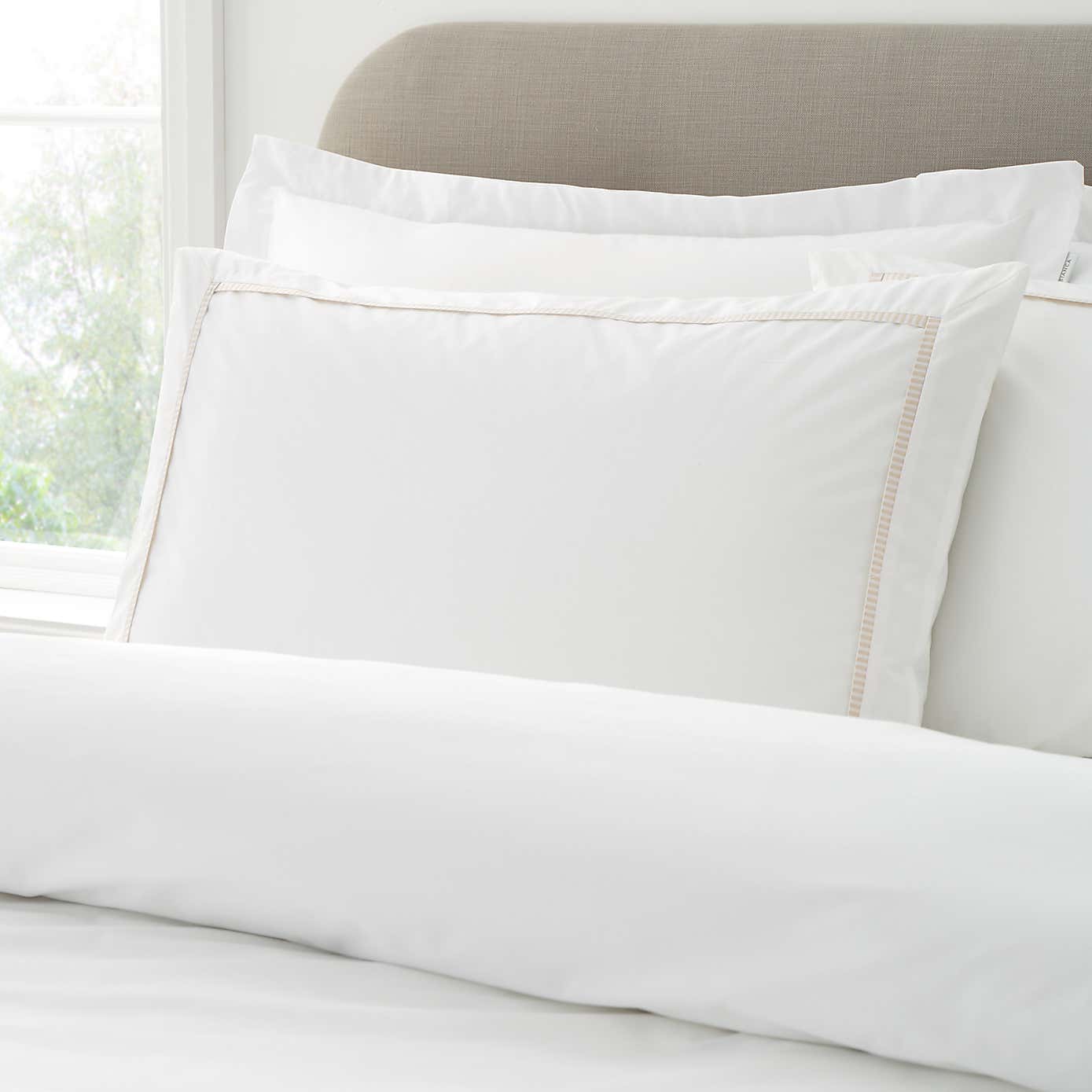 Carousel zoom image position 2 of 6