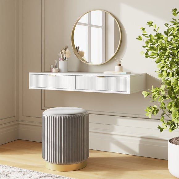 Carousel navigation image position 2 of 8