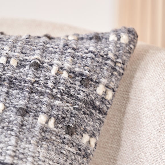 Carousel navigation image position 4 of 6