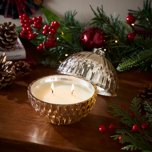 Winter Berries Bauble Candle